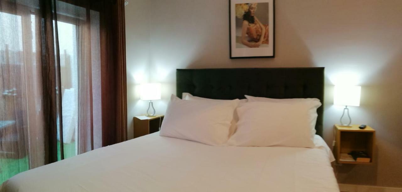 Temple Suites Guesthouse Portimao Bagian luar foto